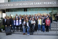 ASKERLİK ŞUBESİ - Belediye Başkanı Sigara İzmariti Ve Çöp Topladı
