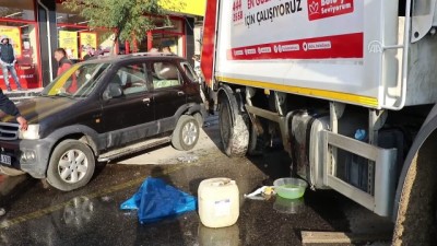 Bolu'da Çöp Kamyonuyla Çarpışan Otomobildeki 3 Kişi Yaralandı