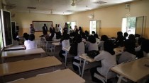 Büyükelçi Neziroğlu TİKA'nın Desteklediği Hartum Ebe Eğitim Merkezi'ni Ziyaret Etti