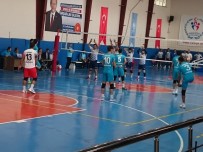 VOLEYBOL TAKIMI - Develi Belediyespor Seyircisinden Melikgazi Belediyespor'a Alkış