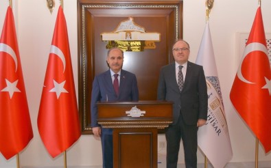 Emniyet Genel Müdürü Mehmet Aktaş, Vali Mustafa Tutulmaz'ı Ziyaret Etti