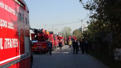 Tuzla'da Fabrika Yangını Açıklaması 1 Kişi Dumandan Etkilendi