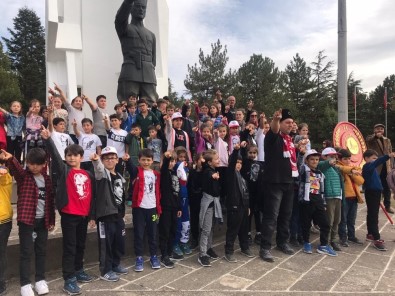 Uşaklı Öğrenciler Dumlupınar Şehitliği'nde