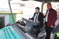 SICAK ASFALT - Ağrı Belediye Başkanı Sayan Asfalt Finişerine Binip, Asfalt Döktü