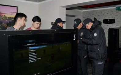 Balıkesir'de Polis 23 Aranan Şahsı Yakaladı