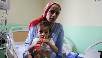 Çaydanlıktaki Kaynar Su Üzerine Dökülen Çocuk Yaralandı
