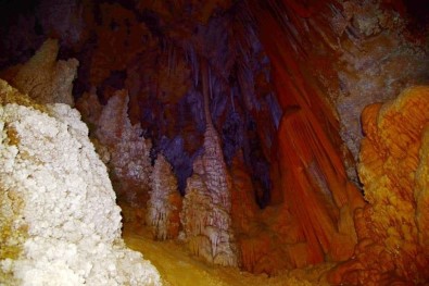 Doğal Güzelliğiyle Dikkat Çeken O Mağaraya 'Keban Gümüşkaya' İsmi Verildi