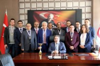 İL SAĞLIK MÜDÜRÜ - İl Sağlık Müdürü Benli, Başarıyı Madalya İle Tebrik Etti