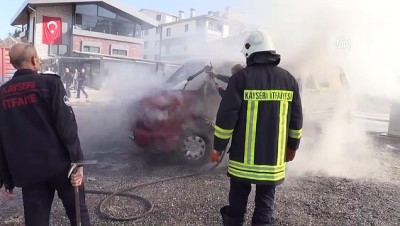 Kayseri'de Yangın Çıkan Minibüs Kullanılamaz Hale Geldi