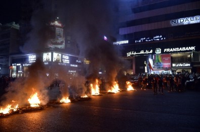 Lübnan Protestolarının İlk Kurbanı, Oğlunun Ve Eşinin Gözleri Önünde Öldürüldü