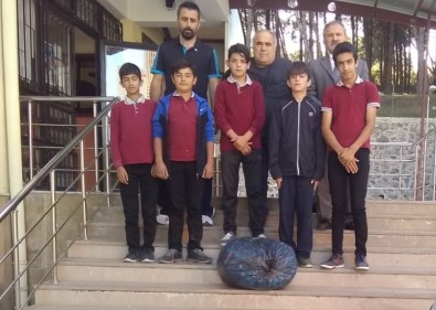 Öğrenciler 20 Kilo Mavi Kapak Topladı