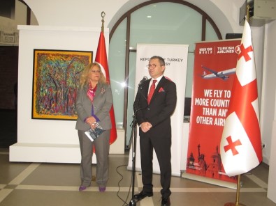 Ressam Akın Ekici'nin 'Yolcudan Yolcuya Hikayeler' Sergisi Tiflis'te Açıldı