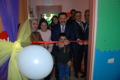 Ardahan'da Özel Eğitimli Öğrenciler İçin Eğitim Verecek Otizmli Sınıfları Ve Spor Salonu Açıldı