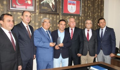 Ayın Şoförü, Ödülünü Başkan Saraç'tan Aldı