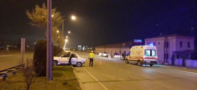 Çorum'da İki Otomobil Çarpıştı Açıklaması 2 Yaralı