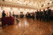 SIĞINMACI - Darbe Tehdidiyle İndiren Genelkurmay Başkanı Görevden Alındı