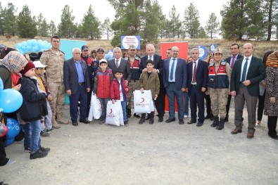 Diyabet Günü'nde Çocuklar Fidan Dikti