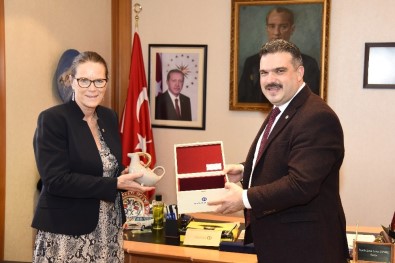 EADTU Başkanı Dr. Marr, Rektör Çomaklı'yı Ziyaret Etti