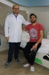 İĞNE TEDAVİSİ - Hasta Uyutulmadan Bel Fıtığı Ameliyatı Yapıldı
