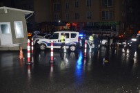 TAKSİ DURAĞI - Şişli'de Silahlı Saldırı Açıklaması 2 Ağır Yaralı