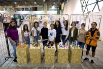 YAŞAR ÜNIVERSITESI - Atık Malzemeleri Kullanarak Kendi Oyuncaklarını Tasarladılar