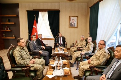 Bakan Yardımcısı Ersoy Ve Jandarma Genel Komutanı Çetin Bingöl'de
