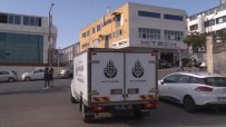 ADLI TıP - Bakırköy'de Ölü Bulunan 3 Kişinin Cesetleri Adli Tıp Kurumundan Alındı