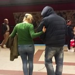 BEYOĞLU BELEDIYESI - Görme Engelli Numarası Yapan Dilencilerin Gerçek Yüzü Şaşkına Çevirdi