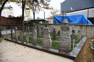 İnegöl Belediyesi'nin Kurucu Başkanına Anıt Mezar Yapıldı