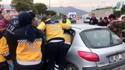 Karabük'te 3 Kişinin Yaralandığı Kaza Anı Kameraya Yansıdı