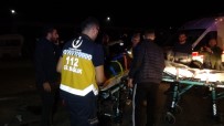 Motosikletle Servis Minibüsü Çarpıştı Açıklaması 2 Ağır Yaralı