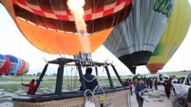 Pamukkale'de Balonlar 153 Bin Kişiyi Uçurdu