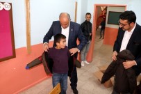 İLKÖĞRETİM OKULU - Sosyal Sorumluluk Projesi İle Çocuklar Güldürüldü