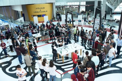Türkiye'nin Robotları Konya Bilim Merkezi'nde Yarıştı
