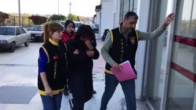 Yardım İstedikleri Sürücünün Çantasını Çalan İki Kadın Yakalandı