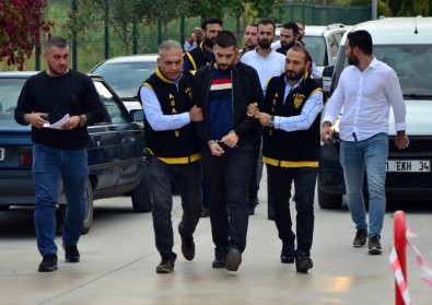 Adana'da İki Kafeye Uzun Namlulu Silahlarla Saldırdığı Öne Sürülen 4 Zanlı Yakalandı