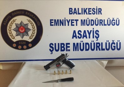 Balıkesir'de Polis Asayiş Uygulamasında 3 Silah Ele Geçirdi
