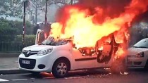 BIBER GAZı - Fransa'da Sarı Yelekliler Gösterilerin Birinci Yılında Sokaklarda