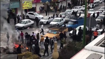 İran'da benzin zammı protestoları sürüyor