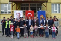 Jandarma Öğrencilere Model Uçak Hediye Etti