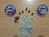 BARLAR SOKAĞI - Polis Ekiplerinin Şüphelendiği Araçtan Uyuşturucu Madde Çıktı