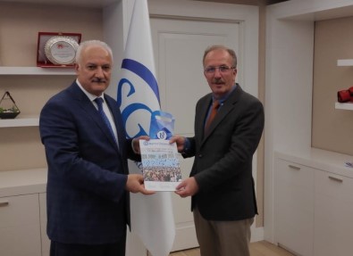 Rektör Uzun, SGK Başkan Yardımcısı Aydın'ı Ziyaret Etti