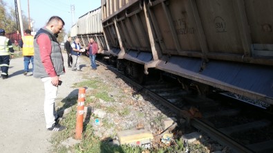 Tren Raydan Çıktı, Ekipler Seferber Oldu