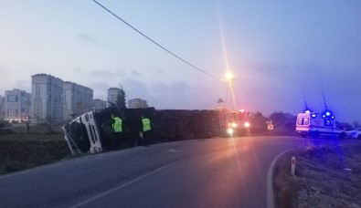 Virajı Alamayan Tır Bisikletlinin Üzerine Devrildi Açıklaması 1Ölü