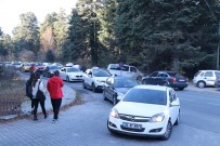 İLKOKUL ÖĞRENCİSİ - Gölcük Tabiat Parkı Ara Tatil Nedeniyle Doldu Taştı
