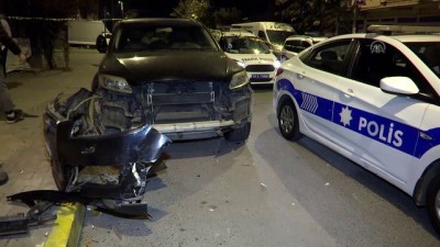 İstanbul'da Polisten Kaçan Otomobil Devrildi Açıklaması 2 Yaralı