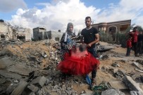 ROKET SALDIRISI - Yeni Evlenen Filistinli Çift, İsrail'in Saldırısında Evsiz Kaldı
