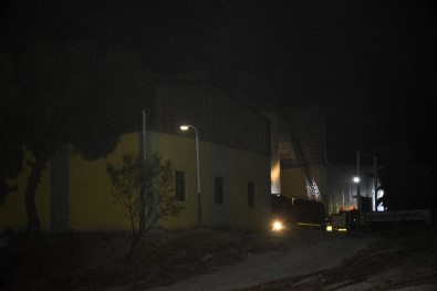 Burdur'da Yem Fabrikasında Yangın Korkuttu
