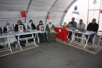 UMUTLU - HDP Önündeki Ailelerin Evlat Nöbeti 77'Nci Günde