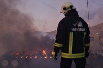 İTFAİYE ARACI - İş Merkezinin Çatısı Alev Alev Yandı